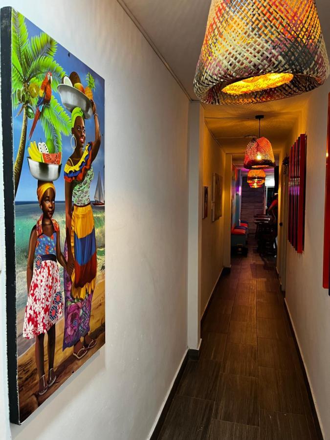 Acuarios Hostal Плайя-Ладрильерос Экстерьер фото