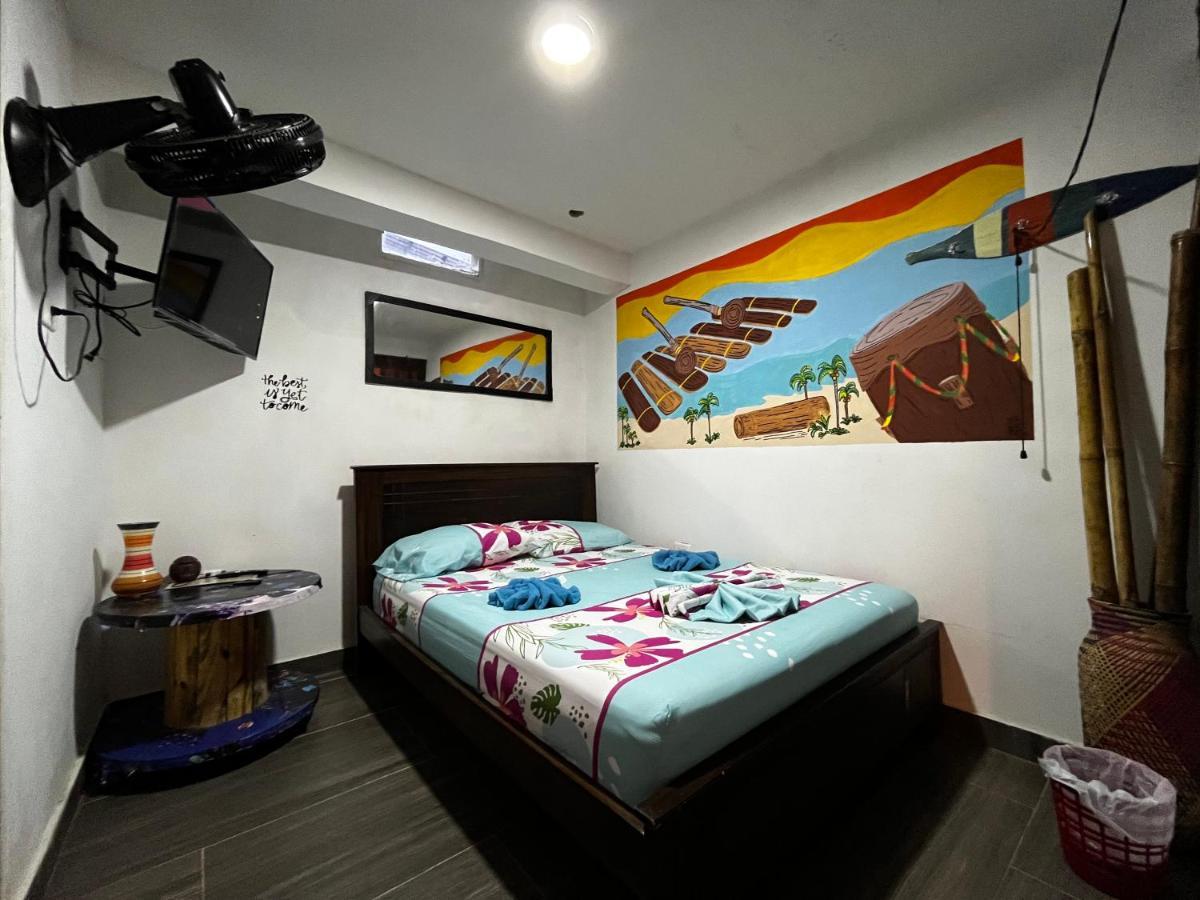 Acuarios Hostal Плайя-Ладрильерос Экстерьер фото