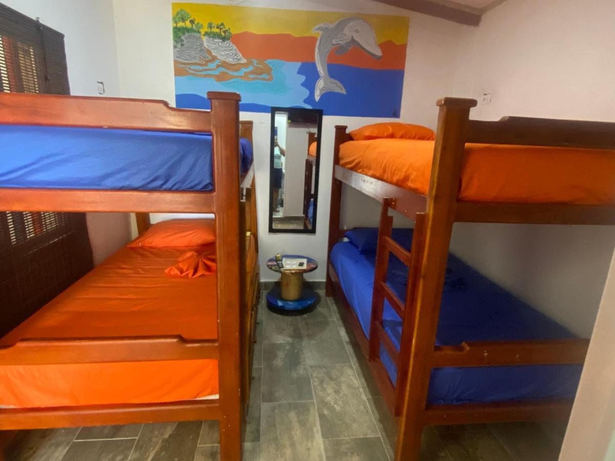 Acuarios Hostal Плайя-Ладрильерос Экстерьер фото