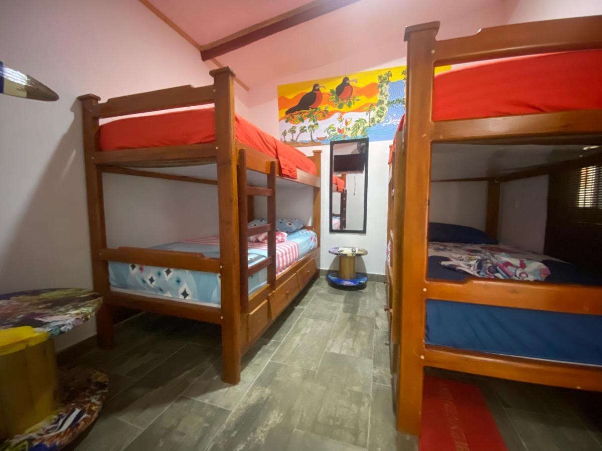 Acuarios Hostal Плайя-Ладрильерос Экстерьер фото