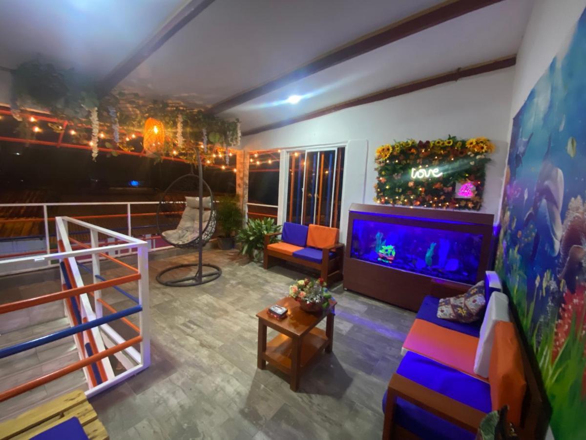 Acuarios Hostal Плайя-Ладрильерос Экстерьер фото