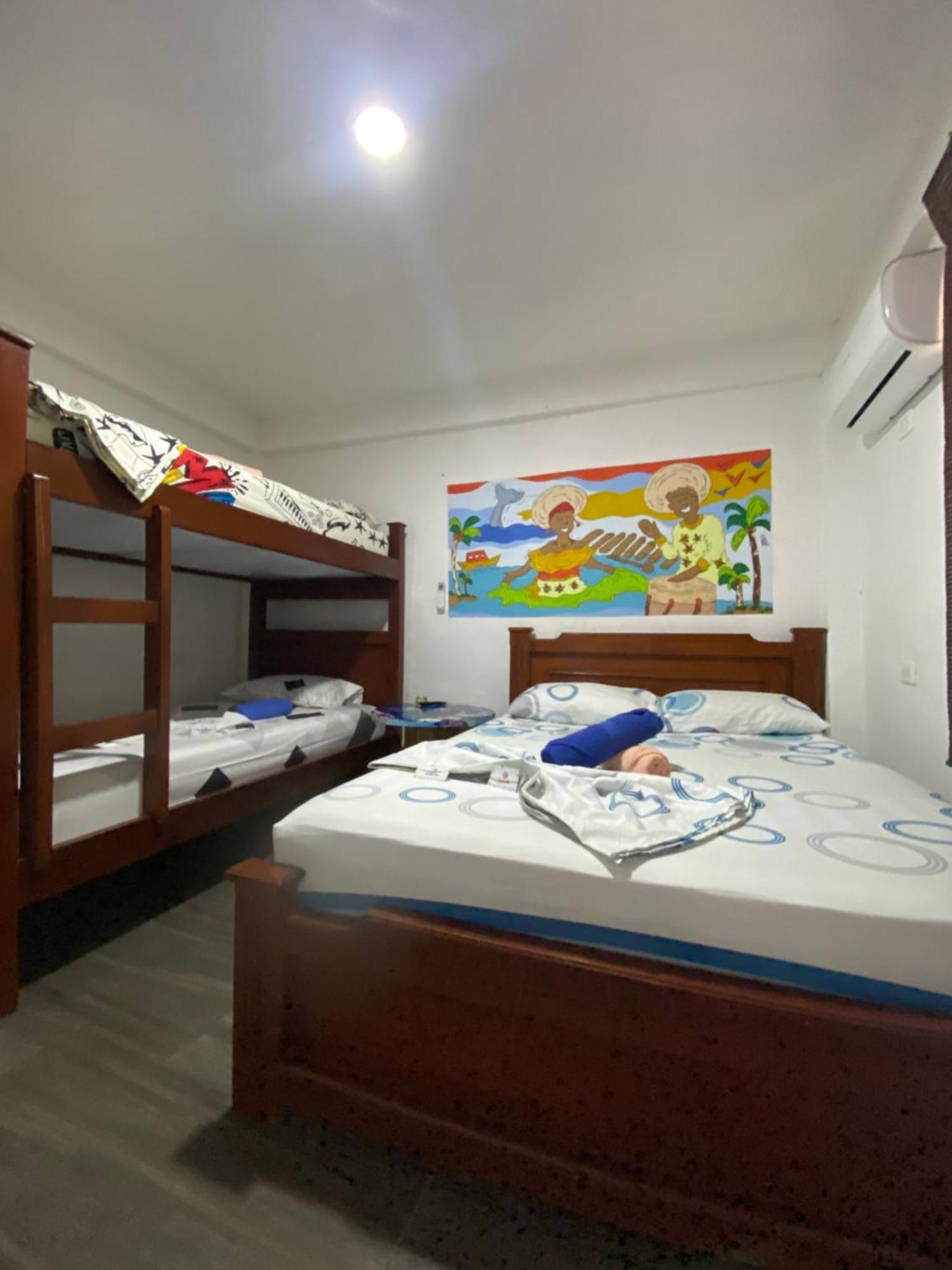 Acuarios Hostal Плайя-Ладрильерос Экстерьер фото