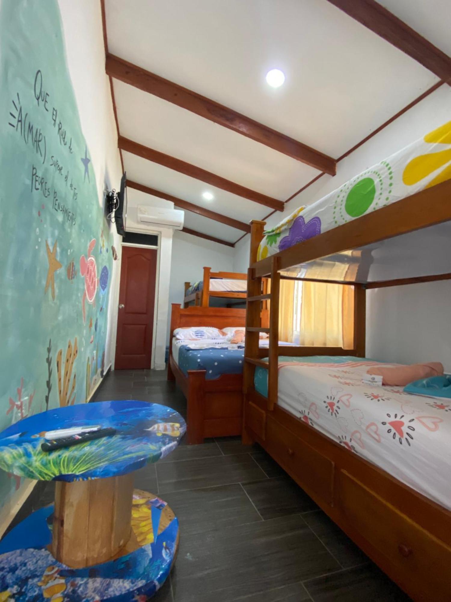 Acuarios Hostal Плайя-Ладрильерос Экстерьер фото